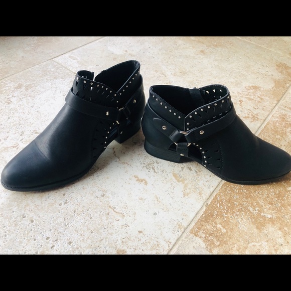 Cityclassified Shoes - Women’s city classified ankle boots Sz 8